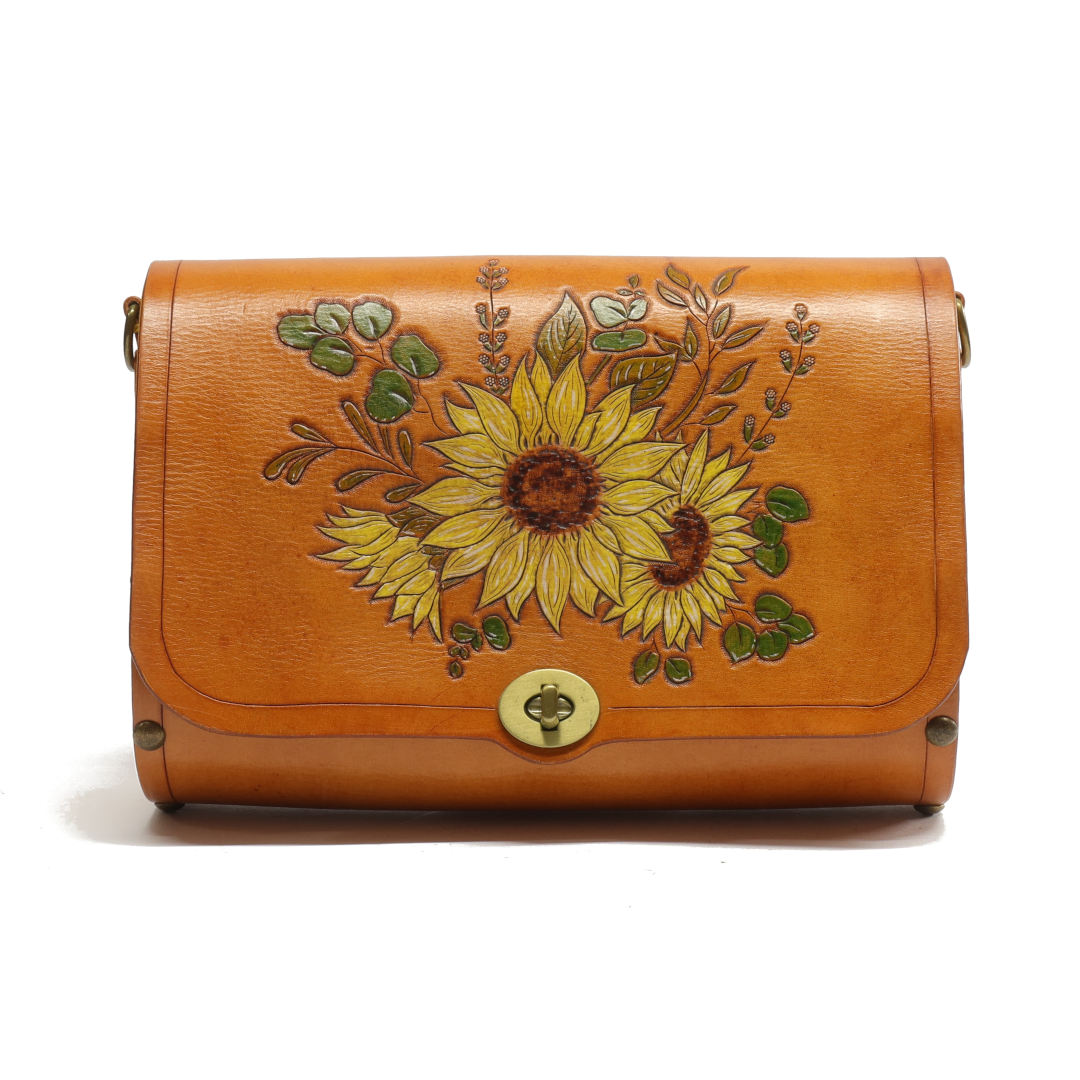 "ICONA" - Borsa Artigianale in Cuoio conciato al Vegetale e Legno - Girasole - immagine 2