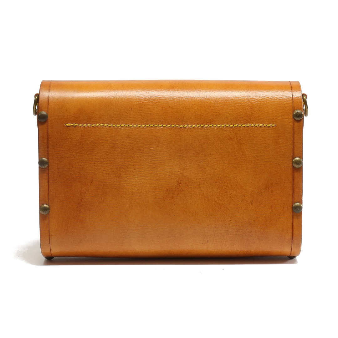"ICONA" - Borsa Artigianale in Cuoio conciato al Vegetale e Legno - Girasole - immagine 5