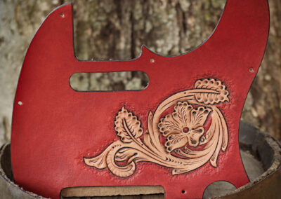 Battipenna in cuoio lavorato per telecaster