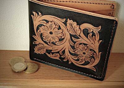 Portafoglio in cuoio personalizzato con tooling